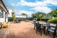 Port Tara Holiday Home, close to Portballintrae Harbour and the Giant's Causeway