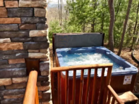 Watauga Lake Home! Hot tub, kayaks, Slip access & Mountain View!
