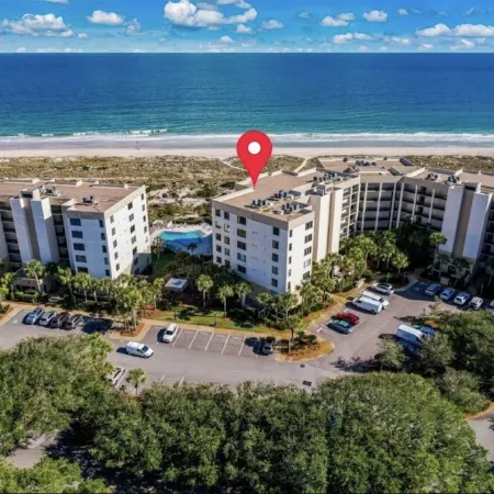 Oceanfront Luxury Retreat/Newly Remodeled/Steps to Sand & Surf