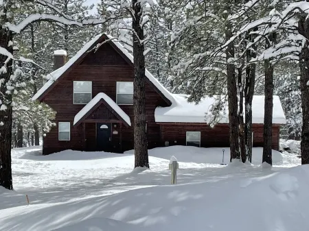 Mountain Chalet Style Cabin Two Miles from Slopes
