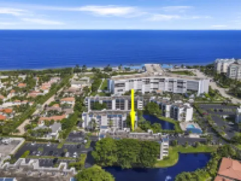 5min Walk to Jupiter Beach From this Cozy Condo Hotels in Jupiter