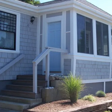 Easton's Beach House: Steps to the Beach, Plus AC! Prime Summer Weeks Available!