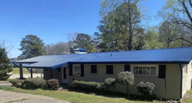 New updated property, Lake front, quiet cove! Kayaks!