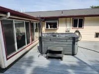 Pet Friendly MIL Suite, Caldwell, ID. Private Hot Tub/Pool in Beautiful Backyard