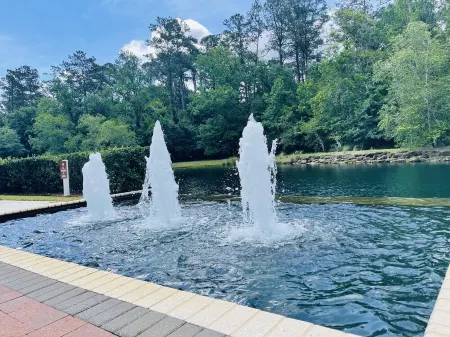 Prestigious golf community condo Отели рядом с достопримечательностью «World Golf Village»