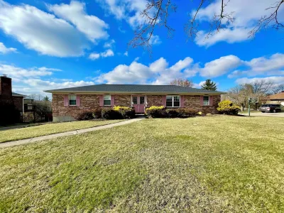 *POOL* Fenced Yard, Pets, ARK Encounter, Airport