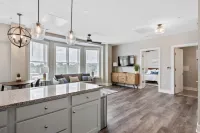 Modern condo - DT Fuquay - Free Parking - walk to restaurants, coffee, breweries
