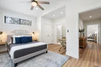 Relaxing family friendly farmhouse minutes from the shops at Wimberley square!