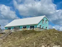 Upscale Oceanfront, with Panoramic Views Hotels near Emerald Isle Beach Gear & Linens