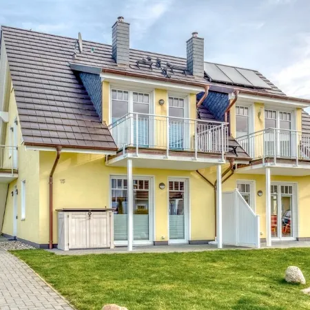 200 m to the natural beach, family friendly EC-apartment with terrace, W-Lan