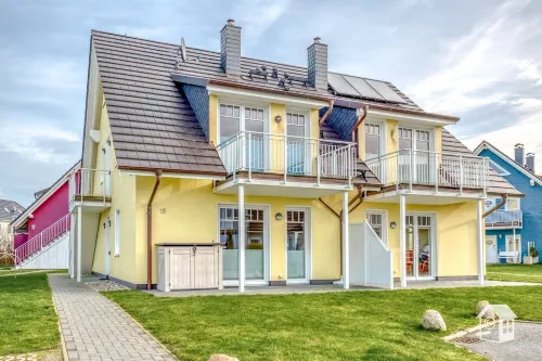 200 m to the natural beach, family friendly EC-apartment with terrace, W-Lan
