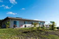 Makia View House / 3Bed + 2 Bath / Ocean Views Отели рядом с достопримечательностью «Ailani Orchards»