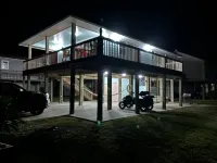 Free to Beach!! Cozy Crystal Beach Getaway – Steps from the Beach!!! 마이 해피 플레이스 RV 캠프 주변 호텔