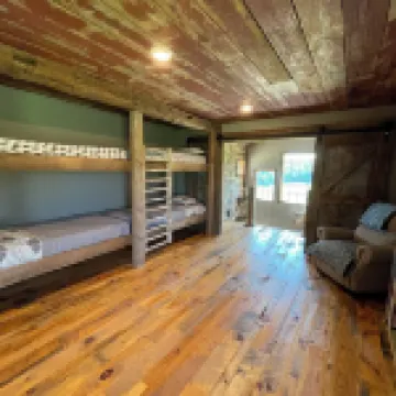 Stunning Lodge Experience in Buffalo County WI/Picturesque Views-Pet Friendly!