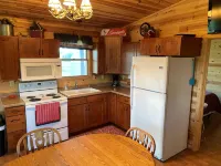 Cozy Newly Built Cabin with Scenic Views