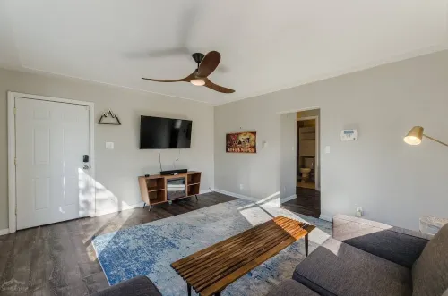 1-bed vacation home w/ King bed just 6 minutes from Empower Field at Mile High