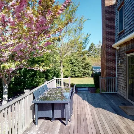 4BR, updated home in Surfside. Sleeps 8 adults, big yard/porch/deck, central air