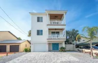 Sandcastle on 2nd - New Construction, Heated Pool, GOLF CART, Steps to Beach!