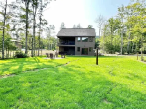 Hot Tub, Fire Pit, Sports Club, Near Attitash Hotels in 