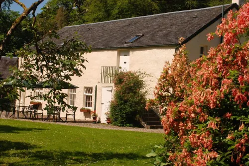 Honeysuckle Cottage, perfect rural retreat, lots of activities from house