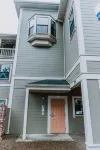 Bay Breeze across from Waterfront