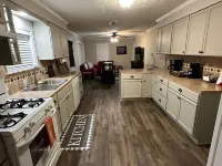 Country Quiet with Close-to-Town Convenience Hotel a Marion County