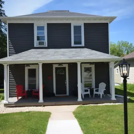 3BR Newly Renovated House in the heart of Sturgeon Bay