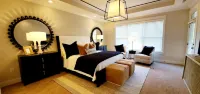 Stunning, Designer 6 Bdrm Lake House, Relaxing Retreat, 15 Min from GSP! BMW Zentrum附近的飯店