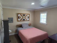 One bedroom cabin with an extra loft sleeping space minutes from the Frio River!