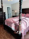 The Rusty MooseLarge Groups Welcome-Great Layout-2 Pets w/Fee-Fenced Back Yard