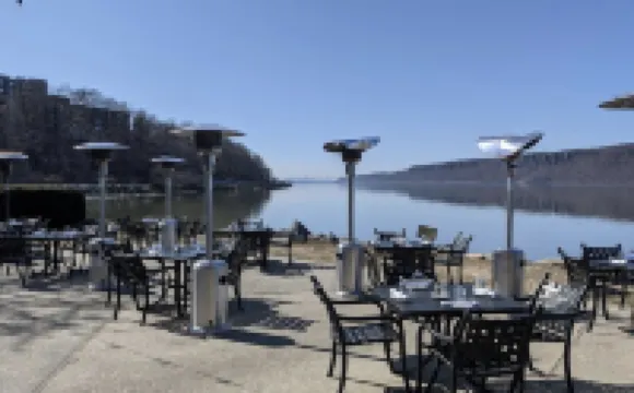 LUXE 3BD/2BA 29 min>NYC w/Parking & deck