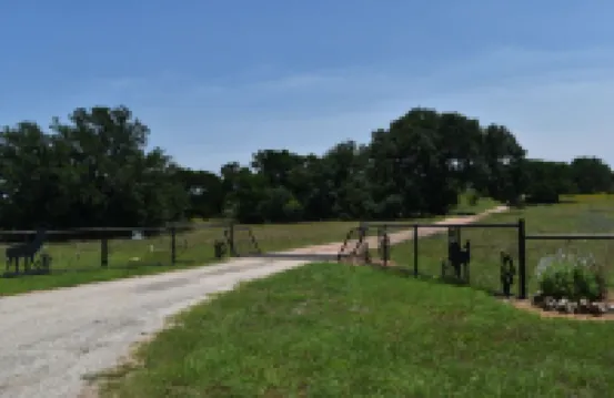 Rustic Loyal Valley Private Guesthouse with Peace & Serenity Views Hotels in Mason County