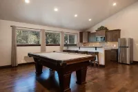 Lake Front House with Amazing View Near Bend Oregon