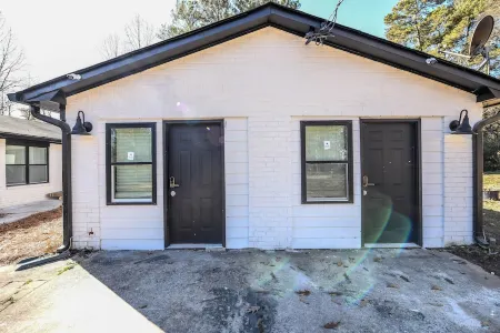 studio 1 min from Southern Regional hospital 15 MiN  FROM ATLANTA APT B