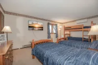 Camelback Condo - Premier Tranquility & Comfort