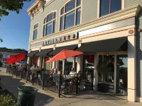 Exclusive Pewaukee Lake House ~ Includes Kayaks! Hotels in Pewaukee