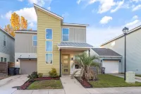 Family Ready Kitchen 3 BR/2.5 Baths Hotels near Louisiana State University Rural Life Museum