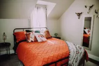 Newly renovated historical house. Walking distance to all of downtown!