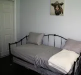 Cottage in the Trees - A getaway from everything, close to everything