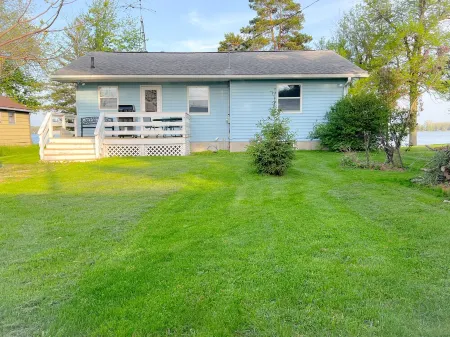 Cozy 3 bedroom, 1 bath home on Beaver Dam Lake Отели в г. Уэстфорд