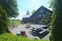 The Wren's Nest at Scottland Yard Farm, a Romantic Cabin