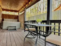 BURNT MALLOW - Couples Cabin - Minutes from Hochatown - Hot Tub - Pet Friendly