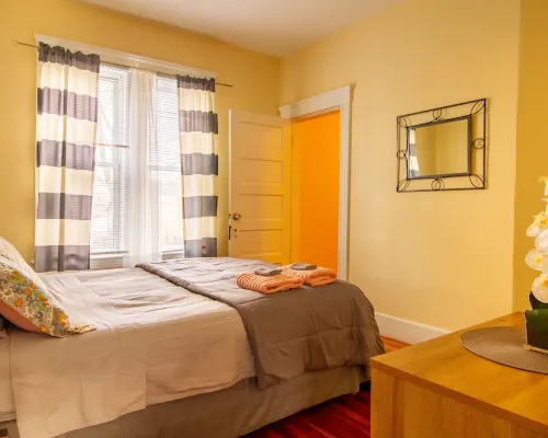 Spacious family friendly 3BR 1st FL apt. Kelly SQ, collages & universities Hotels in Worcester