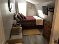 Adorable Two Bedroom Cottage Guesthouse (2 Story)