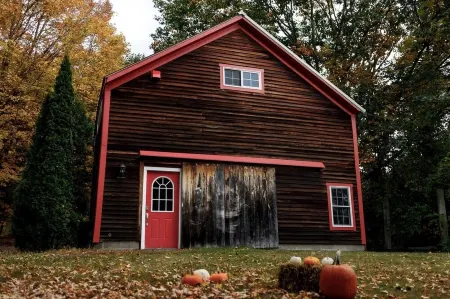 Barn Off the beaten path yet close to everything.