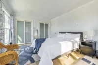LUXE 3BD/2BA 29 min>NYC w/Parking & deck