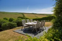 Luxury  5 star Farmhouse near padstow, wifi, fishing, bird hide, stunning views