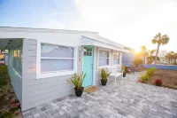 The Shores Beach Cottage - a Short Walk from the Sand - Daytona Beach Shores