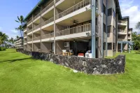 Kona Reef Sand and Surf (beachfront/walk to town)