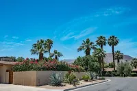 ATOMIC-MOD HOUSE in prime Palm Desert/next to El Paseo!